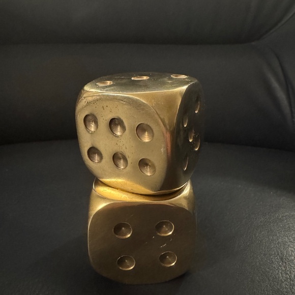🎲 VINTAGE Solid Brass Giant Dice Pair - Heavy Desk Paperweight & Decor Set - Picture 11 of 13